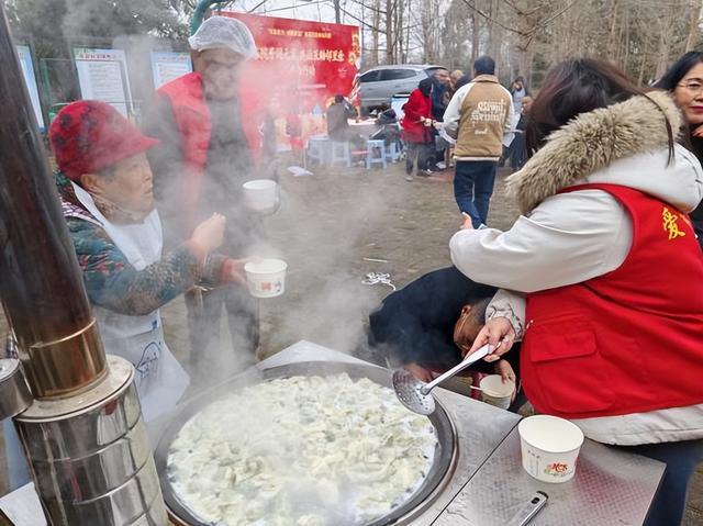 寿安镇百花社区罗家院子闹元宵共治互助邻里亲——共治行动(图3)