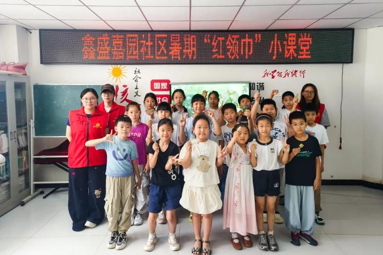 经开微光傅家镇鑫盛嘉园社区：以志愿服务打通“一老一小”幸福通道(图1)