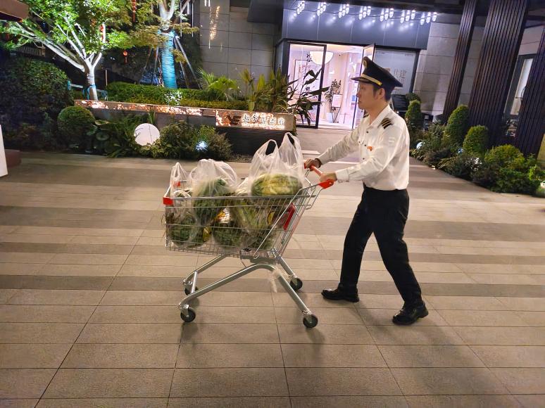 连接乡土民生与社区万家越秀服务将助农产品带到业主家门口(图2)